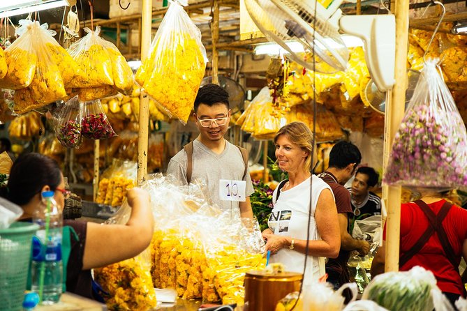 Full Day Bangkok PRIVATE City Tour With Locals - Wat Trimit & Wat Pho tickets - Wat Pho and the reclining Buddha