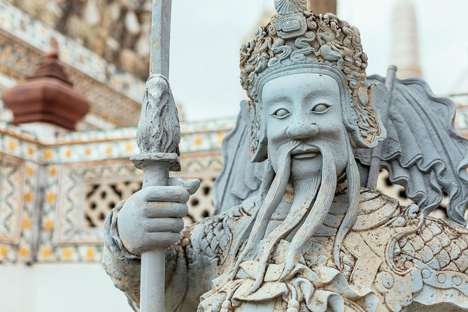 Full Day Bangkok PRIVATE City Tour With Locals - Wat Trimit & Wat Pho tickets - Chinatown’s food streets and Chinese temples