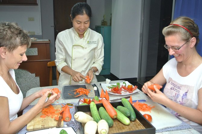 Full Day Professional Thai Fruit and Vegetable Carving Class - Key points at a glance