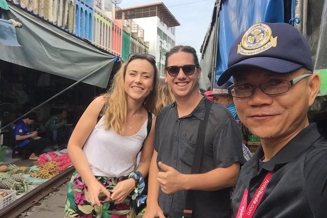 Fullday Private Tour Guide Service with Thai LUNCH in & around Bangkok(8 Hours) - The included riverside Thai lunch