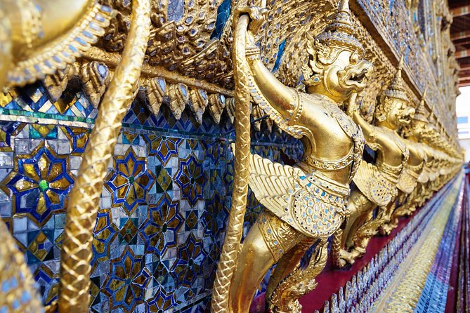 Grand Palace Glory and Emerald Buddha : Half-Day Tour in Bangkok - The guide matters more than usual here