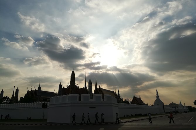 Grand Palace & Temples of Bangkok - Lunch, water, and the value of the price