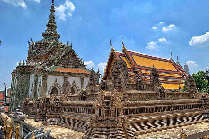 Grand Palace , Thai dance & Fun street walk in Bangkok - Evening street art at Khlong Ong Ang