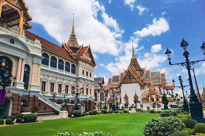 Grand Palace & Wat Phra Kaew Walking Tour with Professional Guide - Meeting at Tha Chang Pier