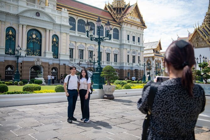 Grand Palace & Wat Phra Kaew Walking Tour with Professional Guide - What the $18 price really covers