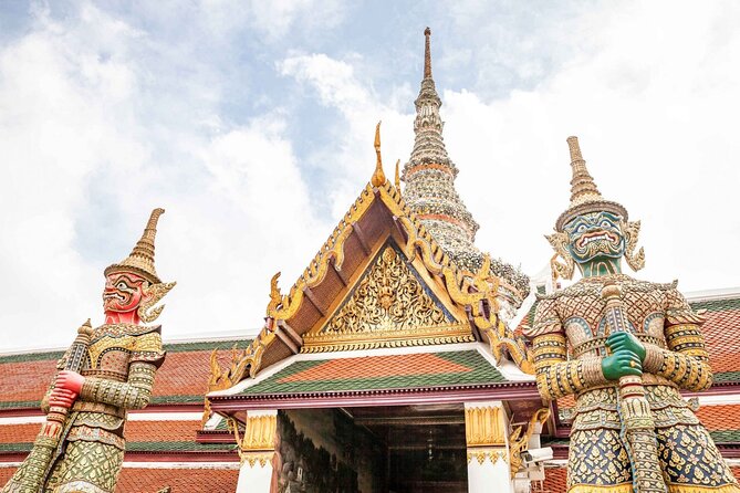 Grand Palace, Wat Phra Kaew, Wat Pho and Wat Arun Walking Tour From Bangkok - Wat Arun beside the Chao Phraya River