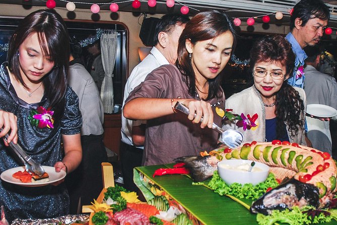 Grand Pearl Dinner Cruise: Dining & Live Performances - What the $51.77 price really covers