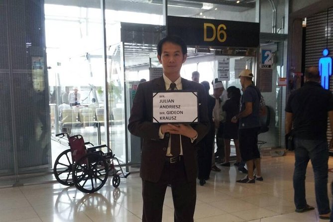 Guided Arrival Fast-Track Service: Bangkok Suvarnabhumi Airport - What happens after you leave the plane