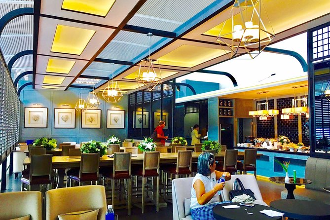 Guided Fast Track Immigration From Aircraft to Arrivals– Bangkok - Two hours of lounge access