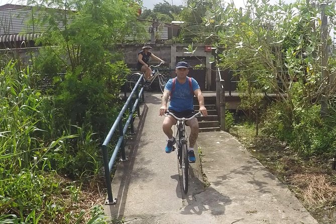 Half-Day Bangkok Bike Tour Including Lunch - Bangkok Yai Park and a useful pause