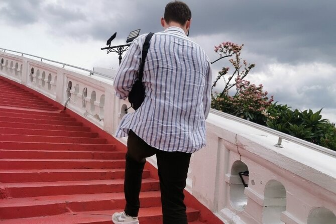 Half Day Bangkok Food and Sightseeing Tour - Wat Hua Lamphong begins with calm and ceremony