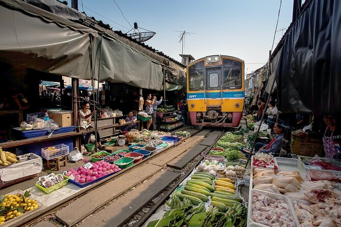 Half Day Railway Market and Damnoen saduak Floating Market tour - Key points to know before you book