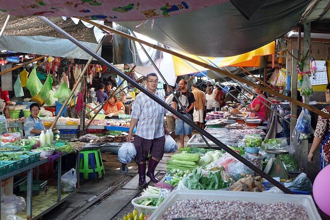 Half Day Railway Market and Damnoen saduak Floating Market tour - Who will get the most from this half-day trip?