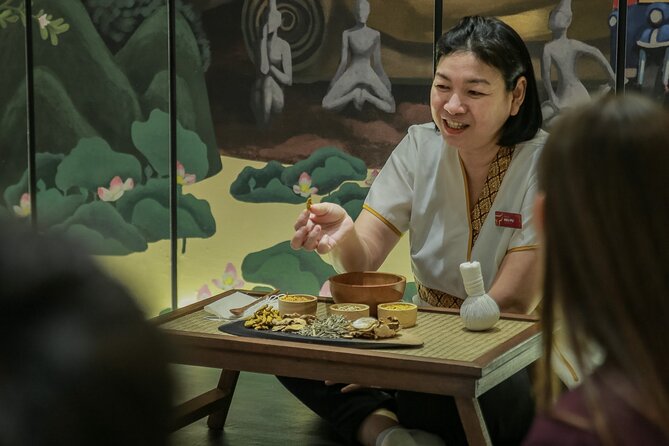 Hands-on Authentic Thai Massage Workshop - A calm room and a small teaching group