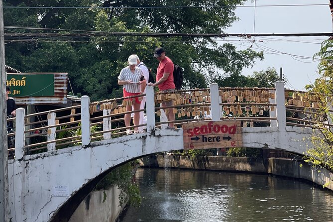 Hidden Bangkok Longtail Boat Tour to Big Buddha&Canal Life 2hrs - The guides make the difference