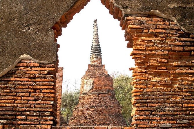 Historical City of Ayutthaya - Unesco Full Day Tour From Bangkok - Wat Mahathat and the famous Buddha image