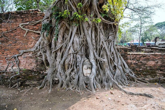 Historical City of Ayutthaya - Unesco Full Day Tour From Bangkok - Wat Phra Si Sanphet, Ayutthaya’s royal temple