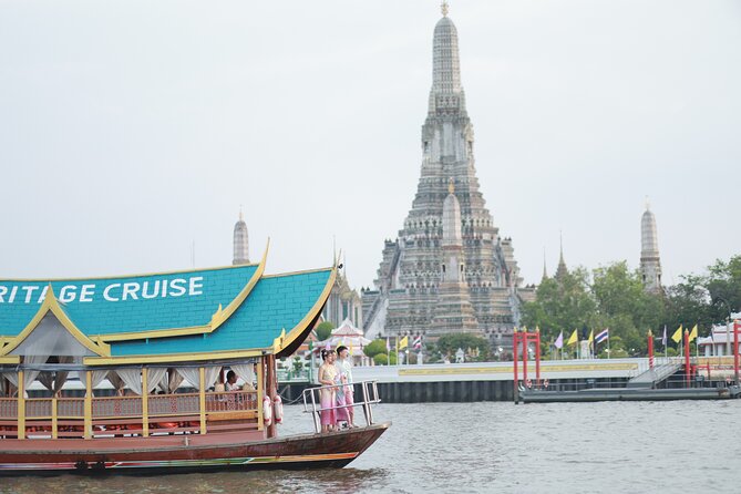 Instagram Photo Tour with Wat Arun and River Cruise - The Wat Arun costume session