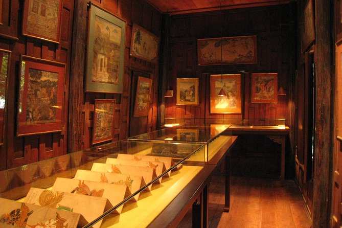 Jim Thompson’s Story of Silk - Entering the Jim Thompson House complex