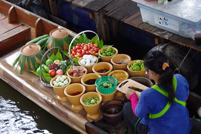 Khlong Lat Mayom & Taling Chan Local Floating Markets Tour (SHA Plus) - Taling Chan: market stalls meet boat kitchens