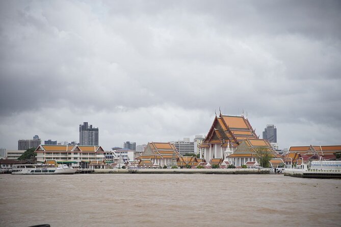 KL | Bangkok: 2-Hour Canal Tour by Teak Boat - The city sights beyond the canals