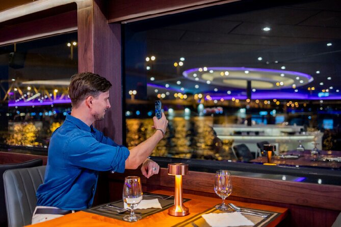 Luxury Dinner Cruise with Guide and Transfer (Opt. Executive Van) - Standard vehicle or executive van?