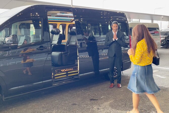 Luxury Transfers, Bangkok Airport ⇄ Hotel - Choosing between a sedan, Alphard, van, and Mercedes