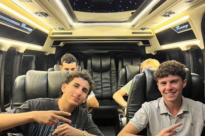 Luxury Transfers, Bangkok Airport ⇄ Hotel - The arrivals hall meet and greet