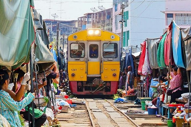 Maeklong Railway Market and Floating Market Tour from Bangkok - Practical preparation for a hotter, smoother morning