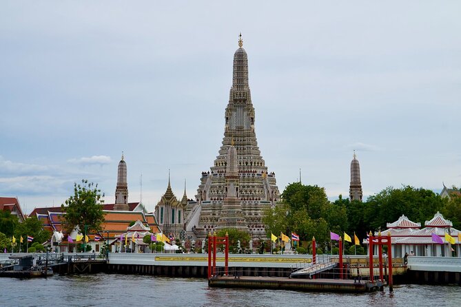 Meridian Sunset Dinner Cruise - Floating Paradise From ICONSIAM Bangkok - Live music and the onboard mood
