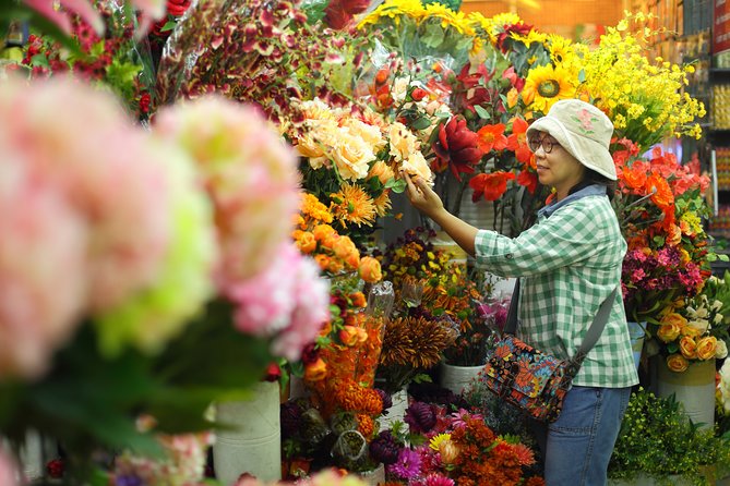 Morning Buddhist Almsgiving, Grand Palace and Flower Market Tour in Bangkok - Dress correctly before you leave your hotel