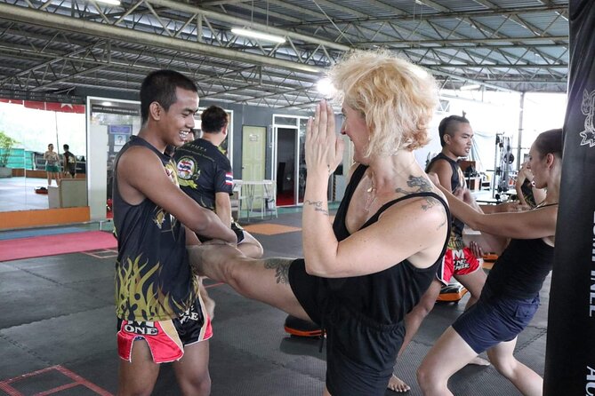 Muay Thai Boxing Class - What is included, and what you still need