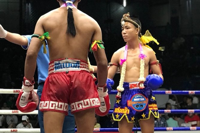 Muay Thai Boxing Show with Ringside Seats at Rajadamnern Stadium - Why Rajadamnern Stadium makes a good Bangkok night out