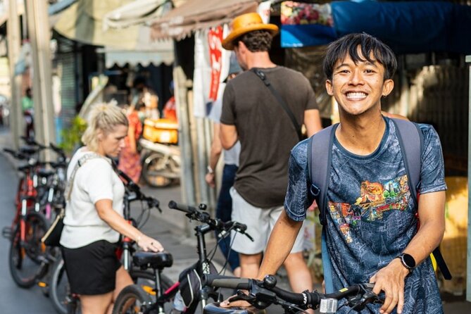 Must-Try: Hidden Bangkok Bike and Food Tour - Street food first, with room for curiosity