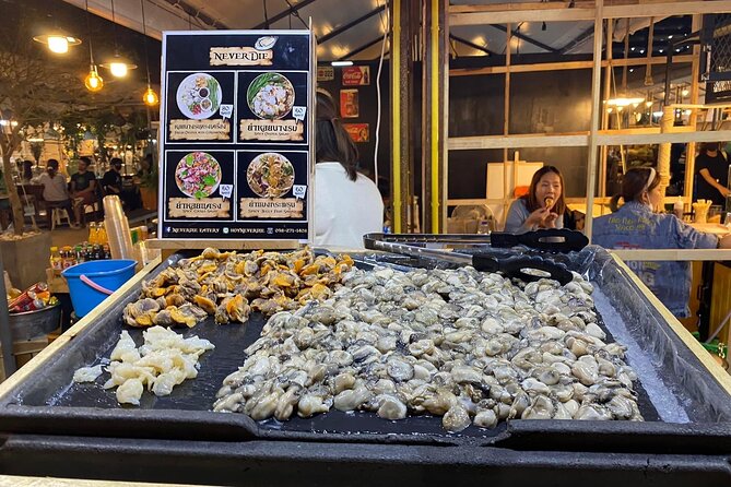 Night life in Bangkok - Jodd Fairs Train Night Market(Joint) - Is $15.39 good value?