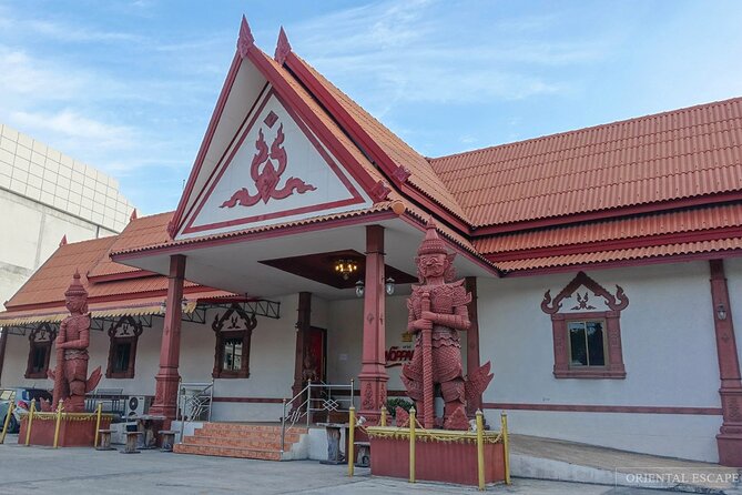 Nopparat’s Traditional Thai Dinner & Dance - A compact introduction to Thai performance