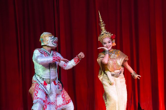 Nopparat’s Traditional Thai Dinner & Dance - Getting there and planning your evening