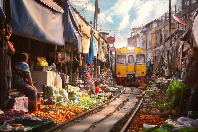 One Day Bangkok Everything - Damnoen Saduak by paddle boat