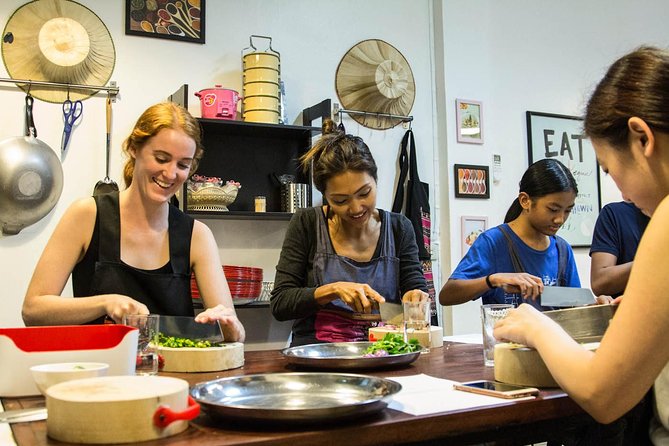 Pink Chili - Thai Cooking Class and Market Tour in Bangkok - The food you prepare and eat