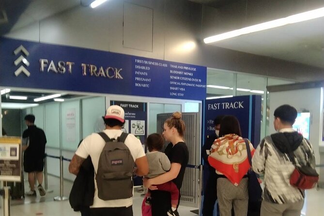 Priority Fast Track Entry at Bangkok Airport with Guide - Baggage collection and finding the right exit
