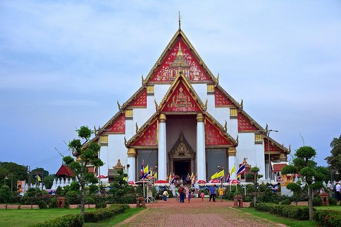 Private Ancient city of Ayutthaya Shore Excursion - Wihan Phra Mongkhon Bophit and the giant Buddha image