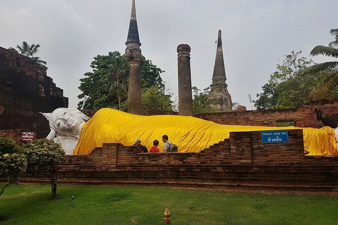 PRIVATE Ayutthaya + SUNSET Boat Tour + Light up The NIGHT - What the private format adds