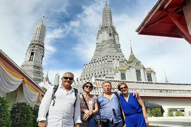 Private Bangkok Grand Palace Full-Day City sightseeing Tour - Wat Traimit reveals a remarkable Golden Buddha