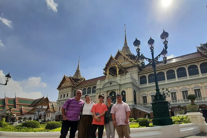 Private Bangkok Grand Palace Full-Day City sightseeing Tour - Lunch and the air-conditioned vehicle make the long day easier