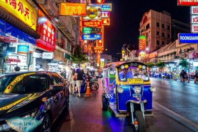 Private Bangkok Night Tour by Tuk Tuk with Dinner