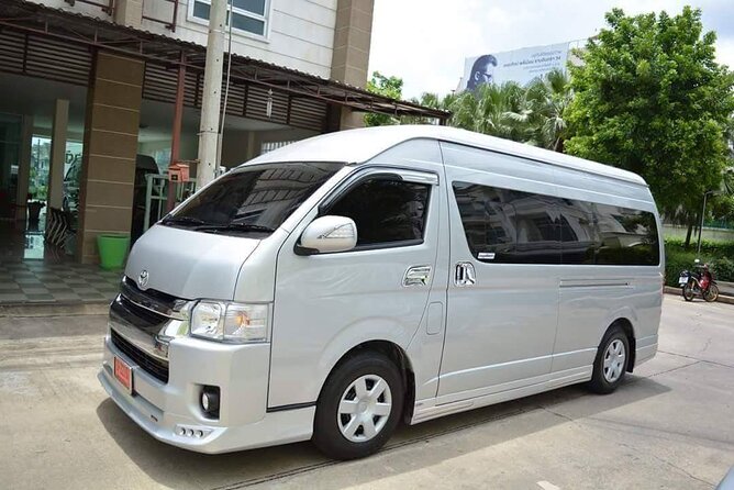 Private Departure Transfer: From Bangkok Hotel to Bangkok Airports - Choosing between a car, Innova, and minivan