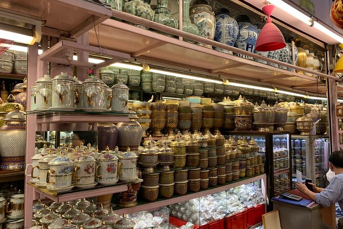 Private Exclusive Guided Chatuchak Weekend Market Shopping Tour - Lunch, Drinks, and What the Price Really Covers