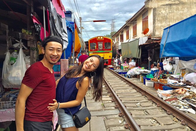 Private Excursion to Maeklong Railway and Floating Markets - Why the private guide matters