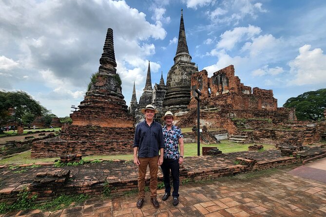 Private Floating Market and Historical Ayutthaya Sightseeing Tour - Lunch and the long road to Ayutthaya