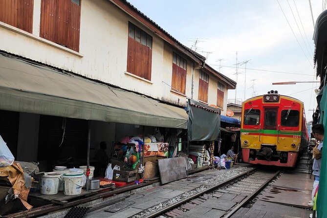 Private Floating Market and Historical Ayutthaya Sightseeing Tour - Wat Mahathat and the Buddha face in the tree